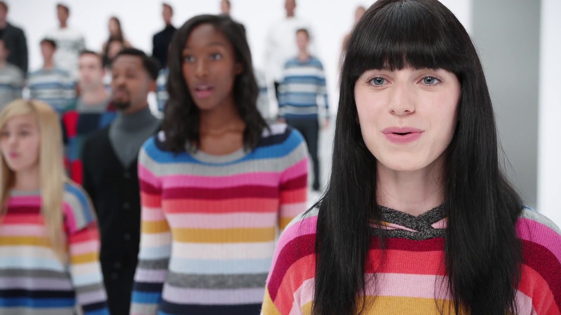 Jessica Lynn Parsons singing in Gap commercial with Janelle Monae